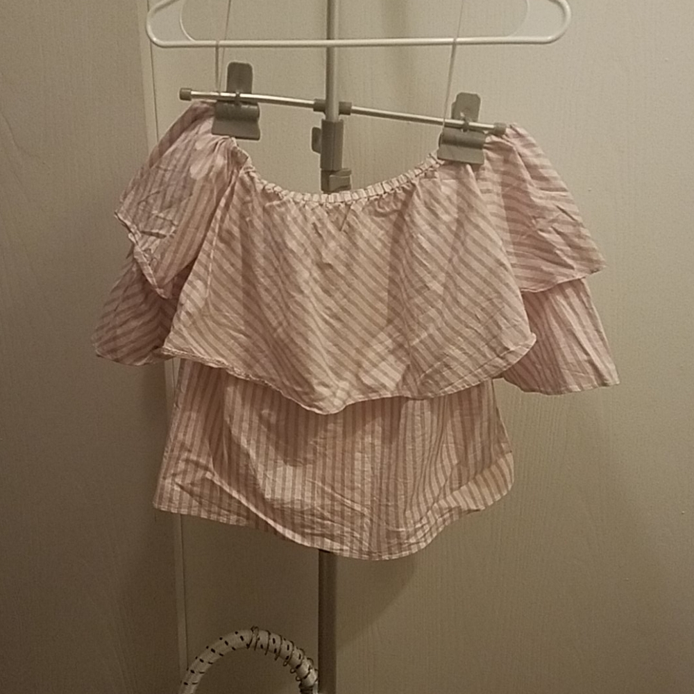 WAYF Gracie off the shoulder Ruffled Tier Top